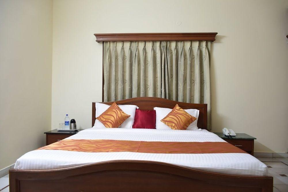 อัลไพน์ โกลว์ เรซิเดนซี เครสต์ Hotel ไฮเดอราบัด ภายนอก รูปภาพ